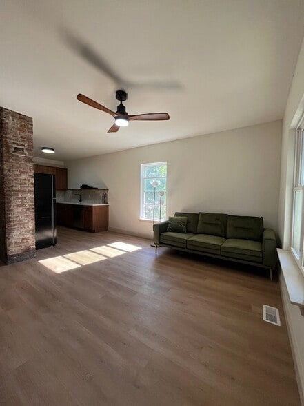 Living Room - 1389 E 43rd St