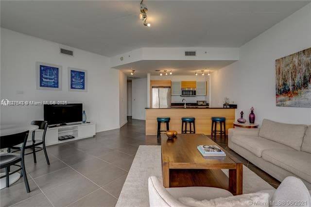 Building Photo - 3301 NE 1st Ave