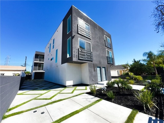 Building Photo - 6628 Camellia Ave