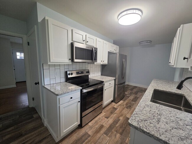 Building Photo - Updated 2-Bedroom Duplex for Rent – Kent, OH 44240