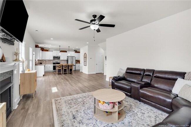 Building Photo - 173 London Dr