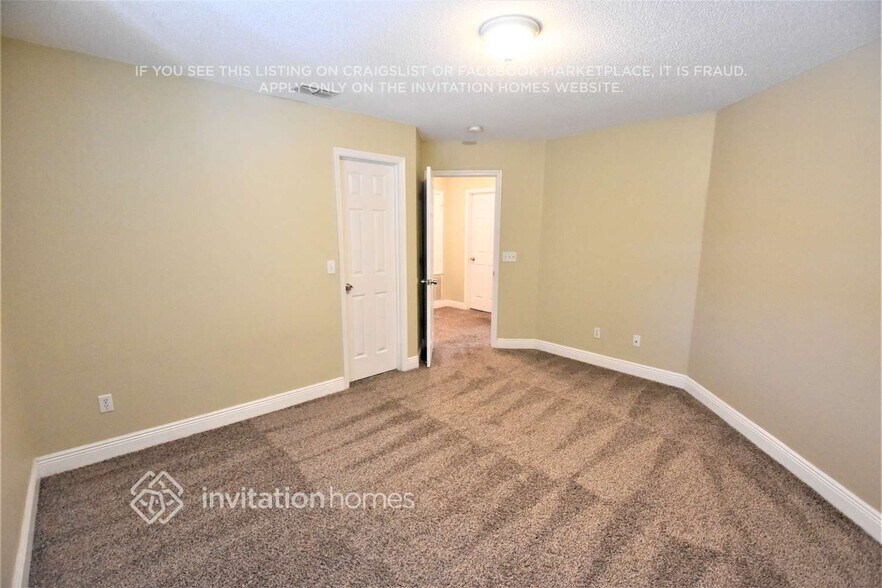 Building Photo - 900 Oak Chase Dr