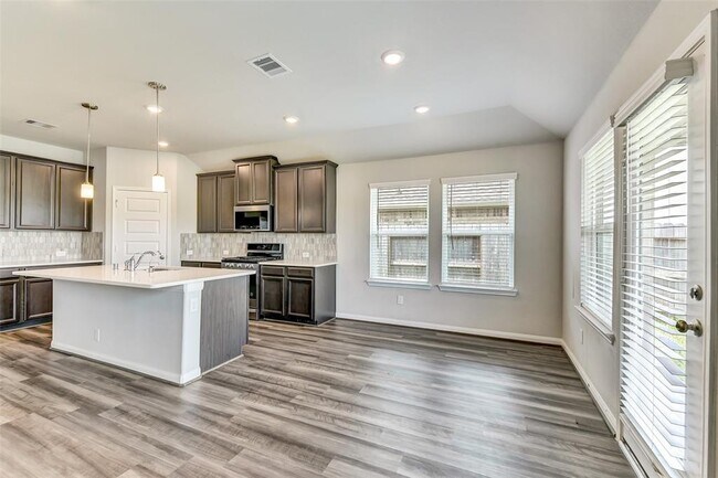 Building Photo - 1210 Oak Barrel Run