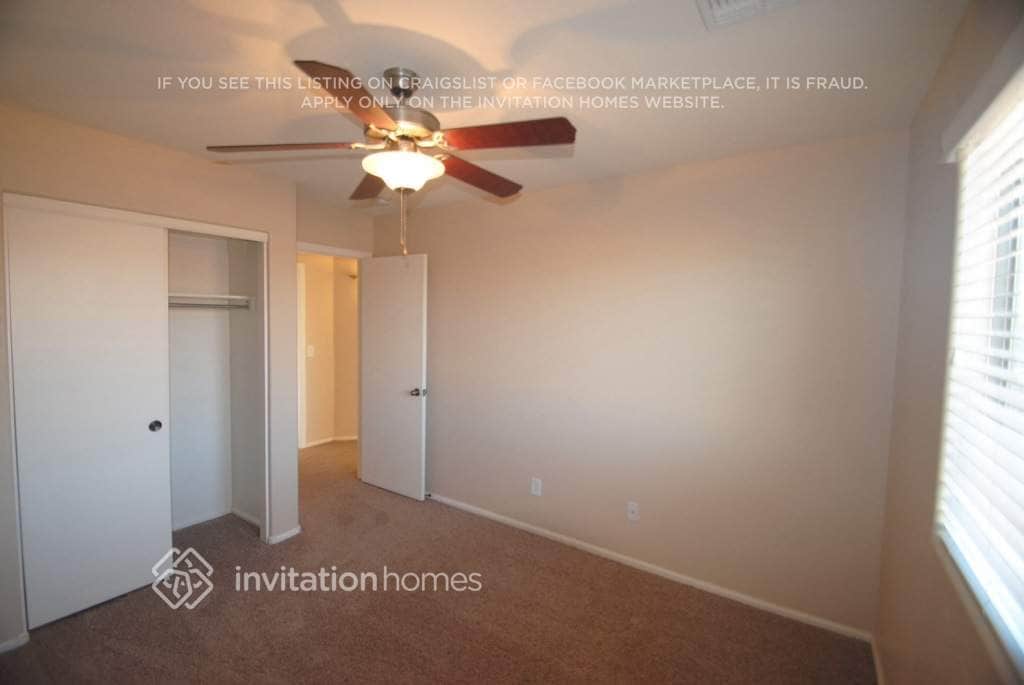 Building Photo - 37611 N Dena Dr