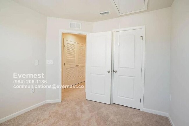Building Photo - 3003 Soft Breeze Dr