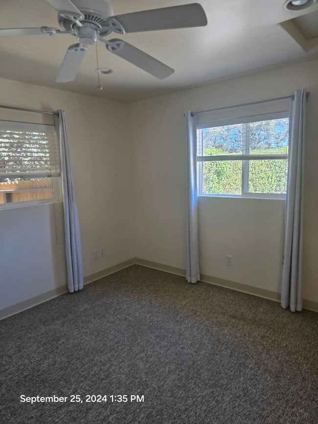 Building Photo - 995 S Main St