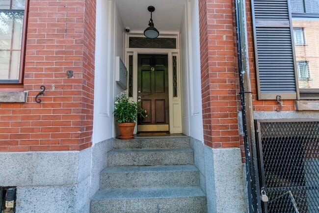 Building Photo - 9 Fayette St