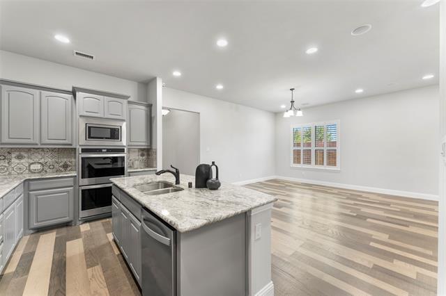 Building Photo - 7581 Sevie Ln