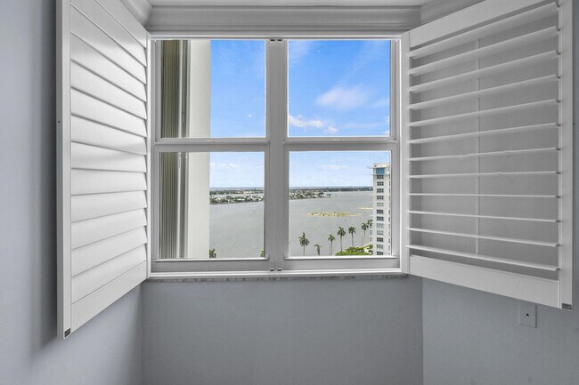 Building Photo - 1701 S Flagler Dr