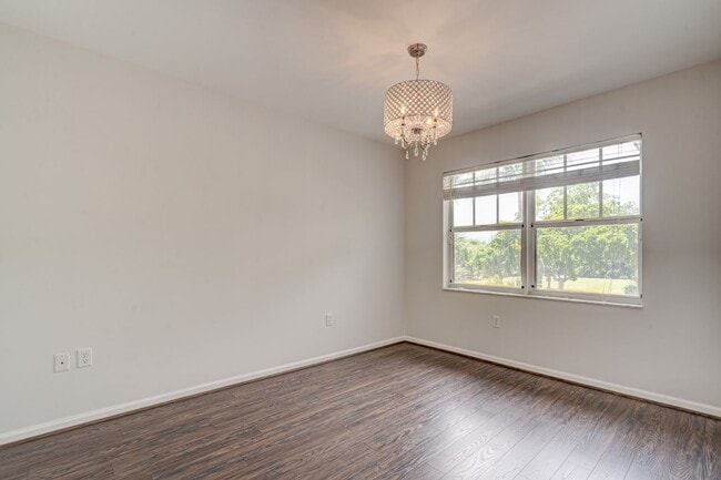 Building Photo - TWO WEEKS FREE! GORGEOUS townhouse updated...