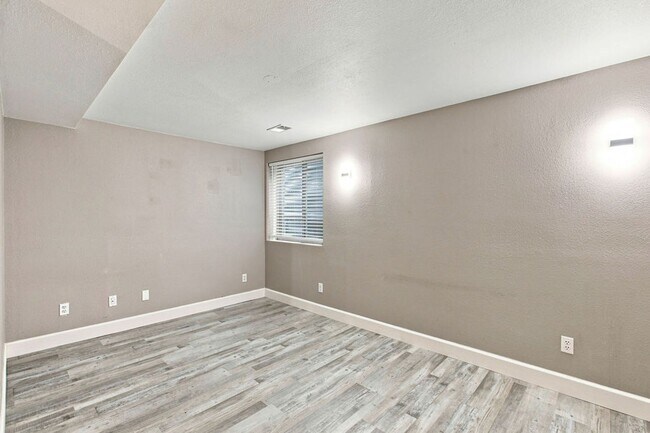Building Photo - 2955 W Stuart St