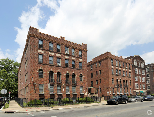 Building Photo - Sylvania Gardens Apartments