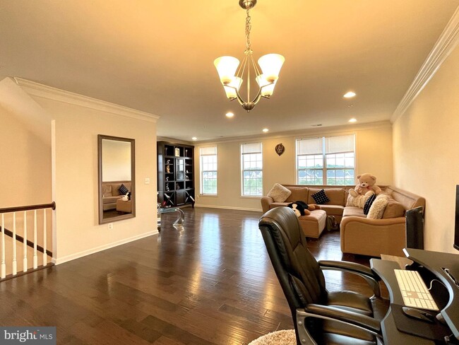 Building Photo - 23814 Hopewell Manor Terrace