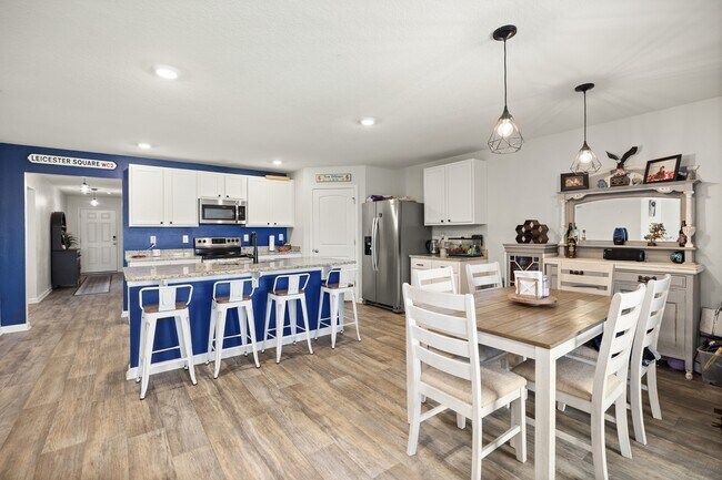 Building Photo - 1016 Limpkin St