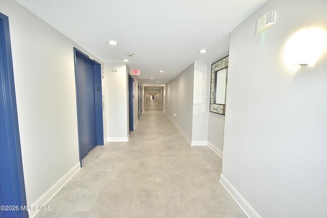 Building Photo - 525 Ocean Blvd