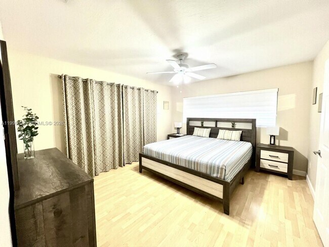 Building Photo - 1361 N Fieldlark Ln