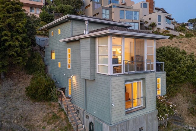 Building Photo - 345 Pacific Ave