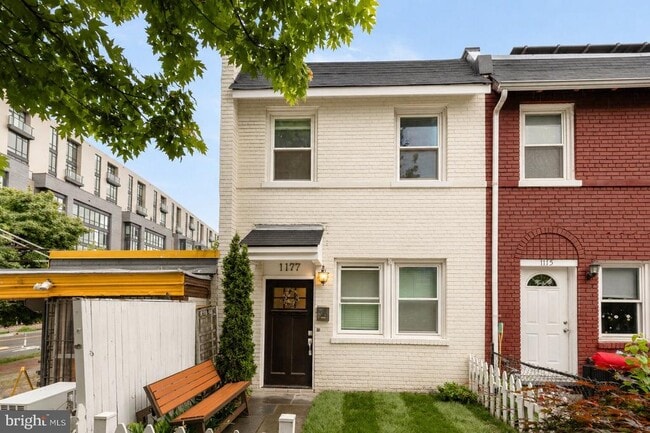 Building Photo - 1177 3rd St NE