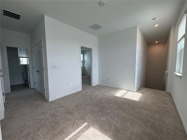 Building Photo - 301 Platform Ln