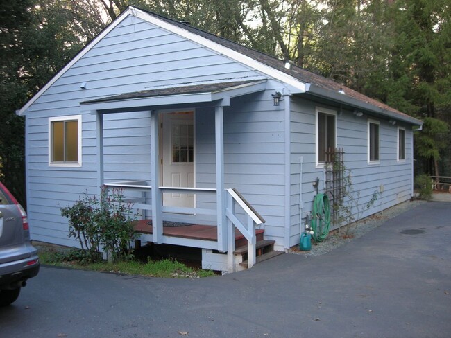 Primary Photo - Lovely, Comfortable and Quiet Granny Cottage