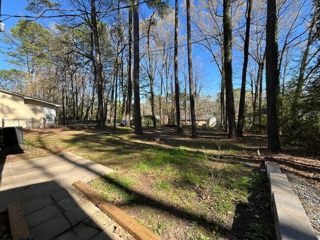 Building Photo - 1116 E Geer St