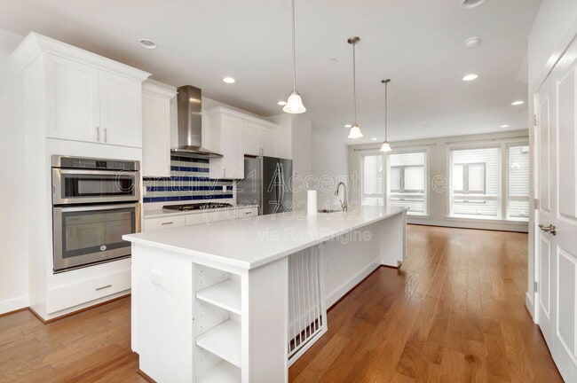 Building Photo - 402 Stabler Ln