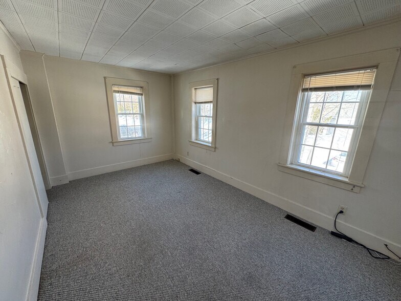 Building Photo - 38 Summer St