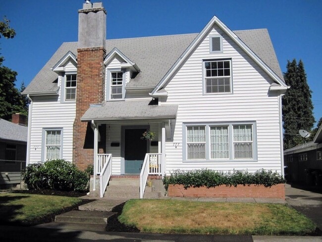 Building Photo - 777 W 10th Ave