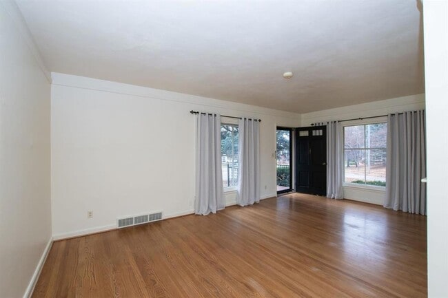 Building Photo - 4933 Woodland Ave