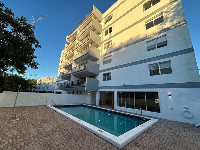 Building Photo - 16508 NE 26th Ave