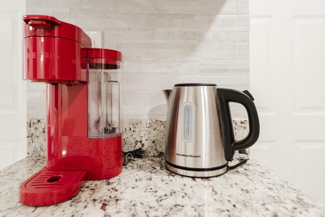 Building Photo - 1800 NW 4th Ave