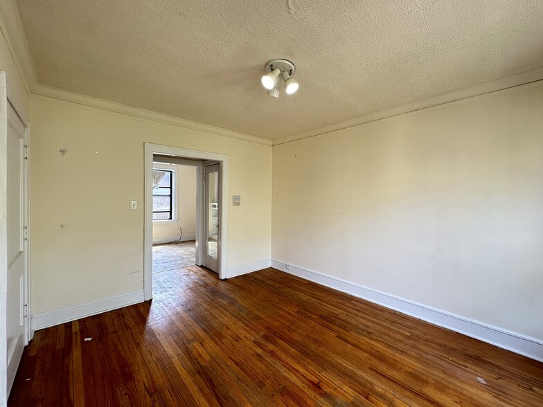 Building Photo - 2332 N Spaulding Ave