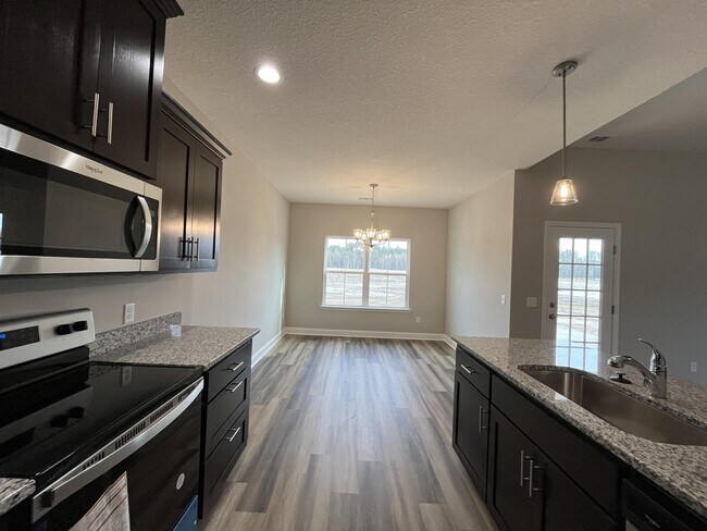 Building Photo - 486 Thorp Circle