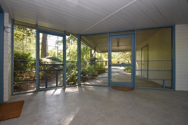 Building Photo - 3309 NW 3rd St