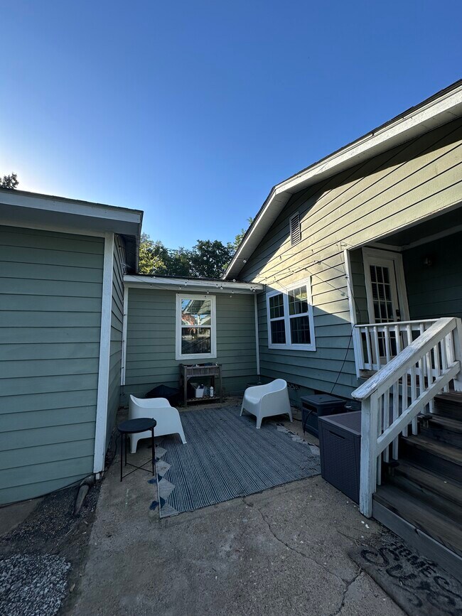 Building Photo - 849 N Third St