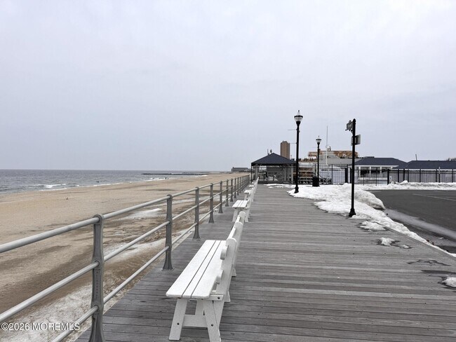 Building Photo - 16 Corlies Ave