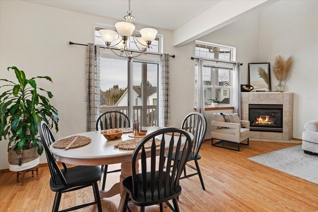 Building Photo - Beautiful 3 bedroom 2.5 bathroom Lake Stevens home!