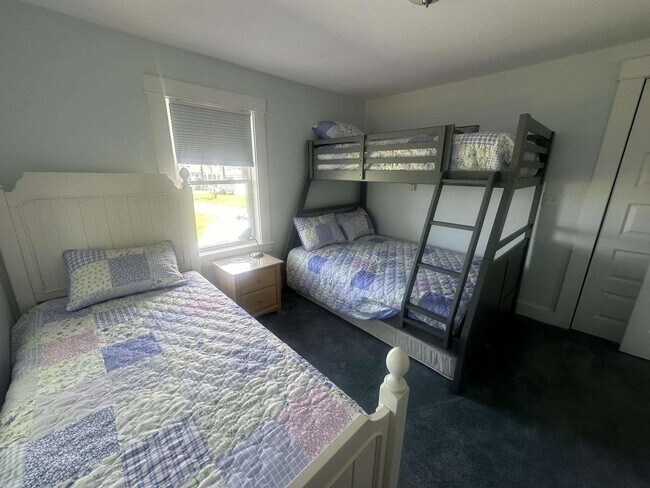 Building Photo - 7 Williams St