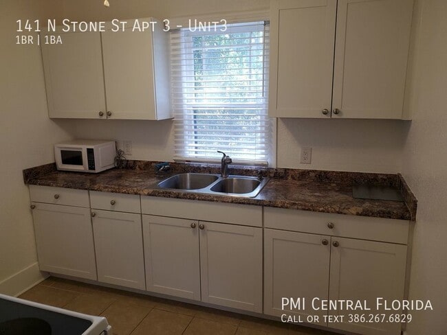 Building Photo - 141 N Stone St