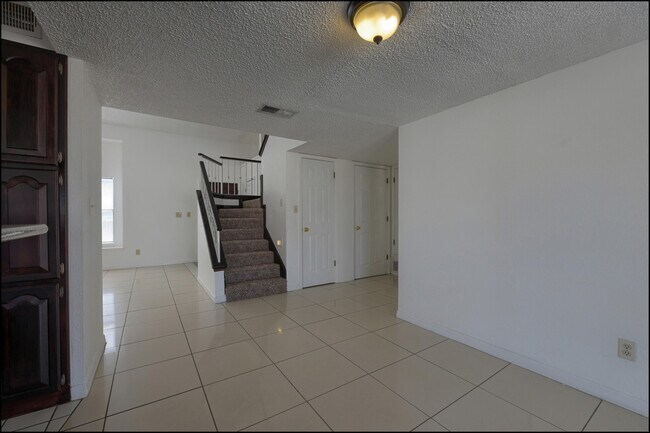 Building Photo - 695 Bluff Canyon Cir