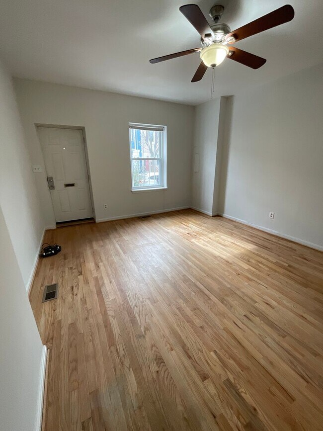 Building Photo - 211 Bates St NW