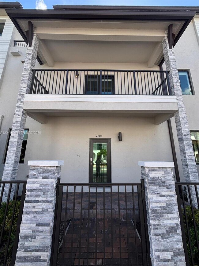 Building Photo - 4281 NW 83rd Ave