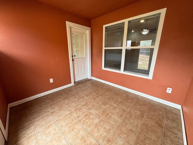 Building Photo - 3610 Fox Glove Ln
