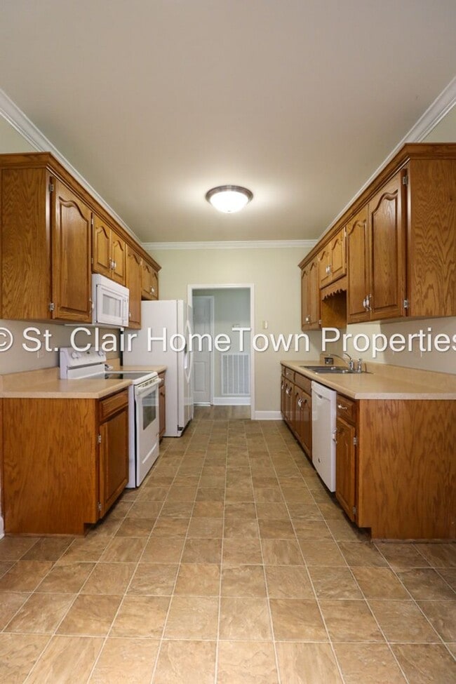 Building Photo - Great Family Home