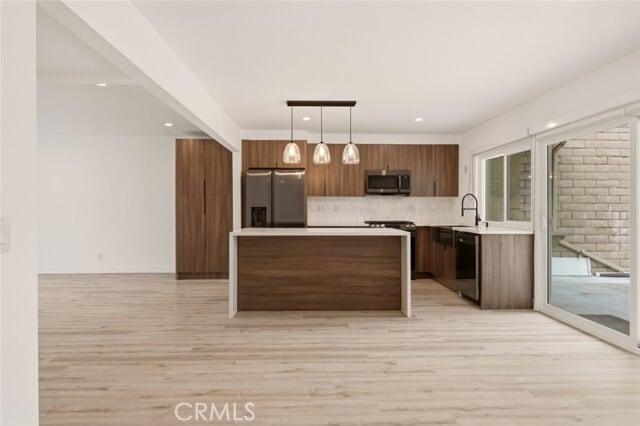Building Photo - 725 Palomares Ave