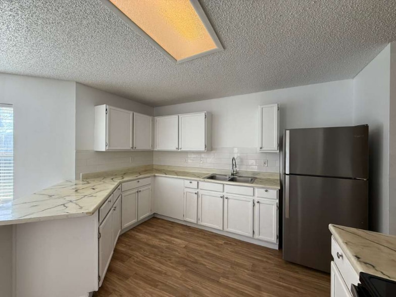 Building Photo - 5910 Summer Fest Dr