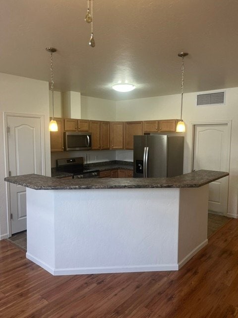 Building Photo - 613 Zenith Ln