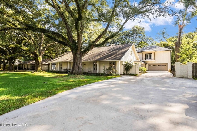 Building Photo - 320 Lippi Blvd