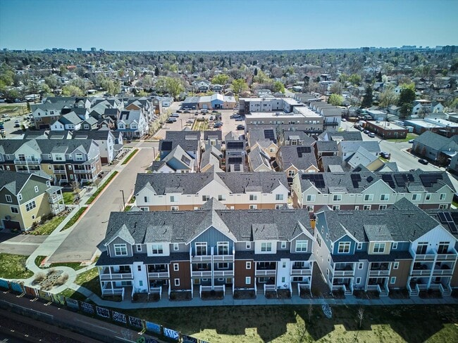 Building Photo - 2862 S Galapago Ct