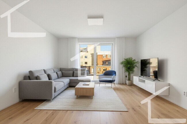 Building Photo - Beautiful 2Br/2Bth NEW CONSTRUCTION apartment!  Laundry in unit! Great locations!